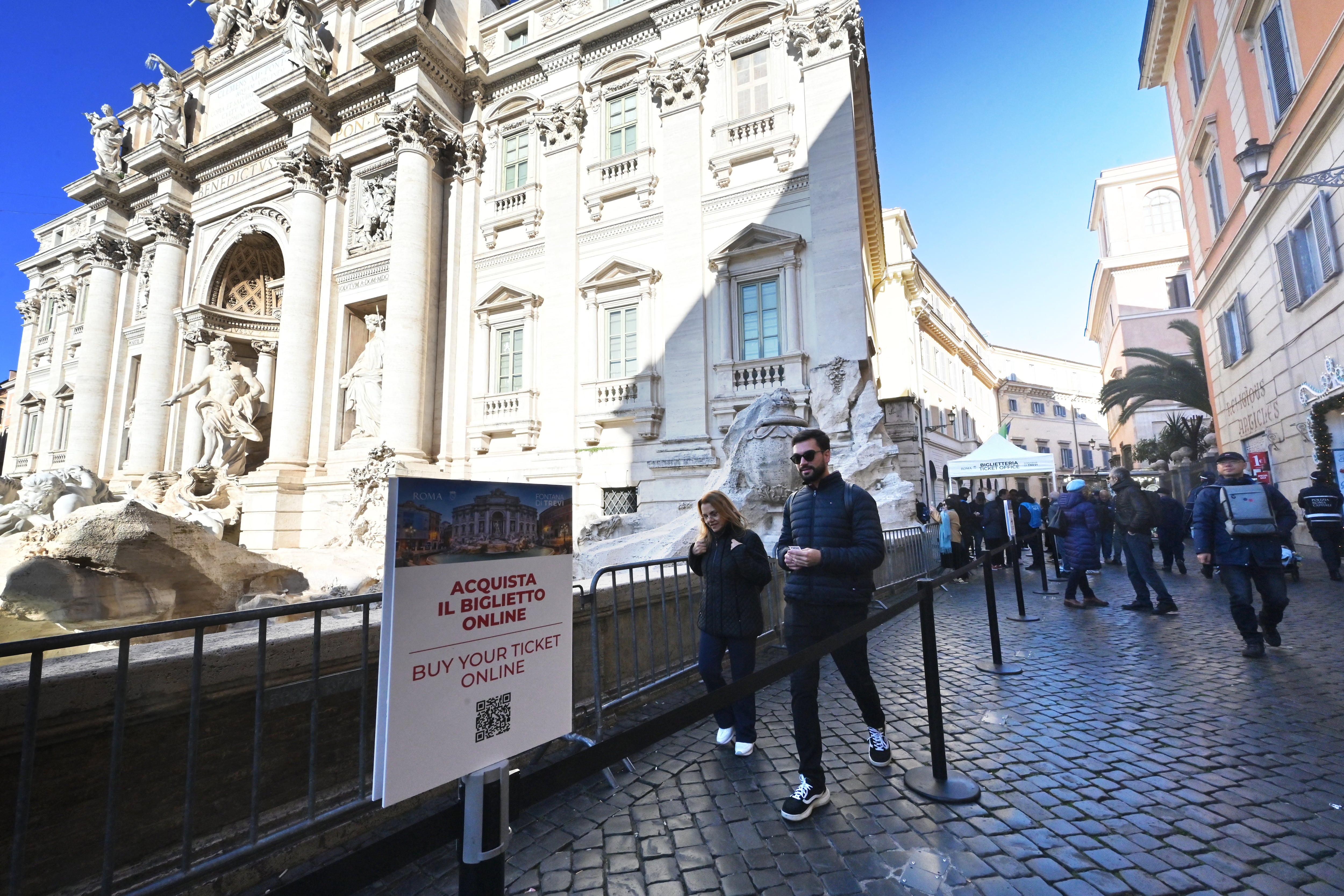 La fuente es la última atracción turística en requerir entrada para controlar las aglomeraciones