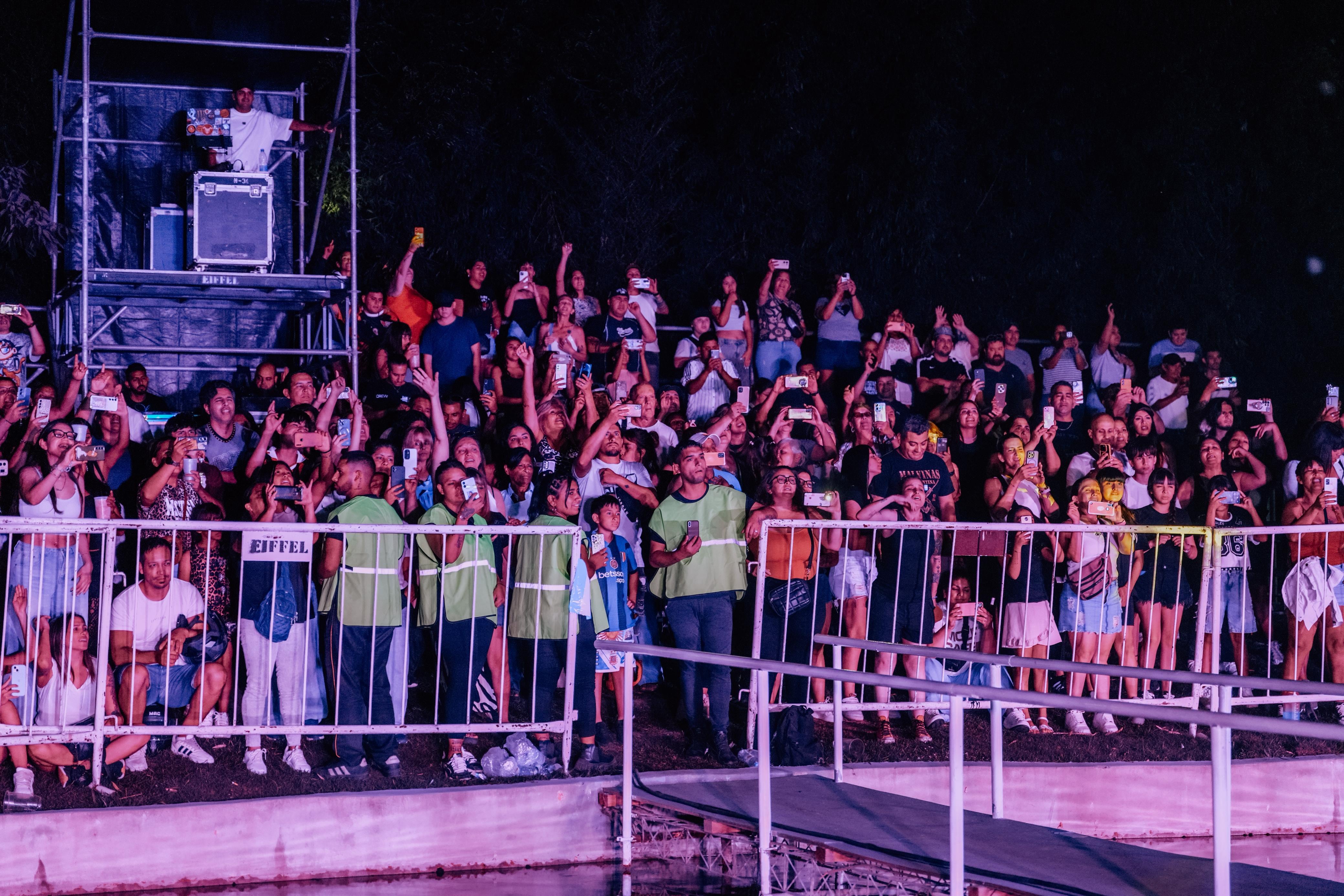 Música, paseo y consumo conviven en el Predio Floral de Escobar (Municipalidad de Escobar)