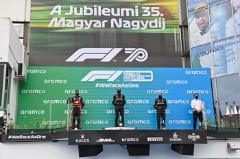 El podio con distanciamiento social