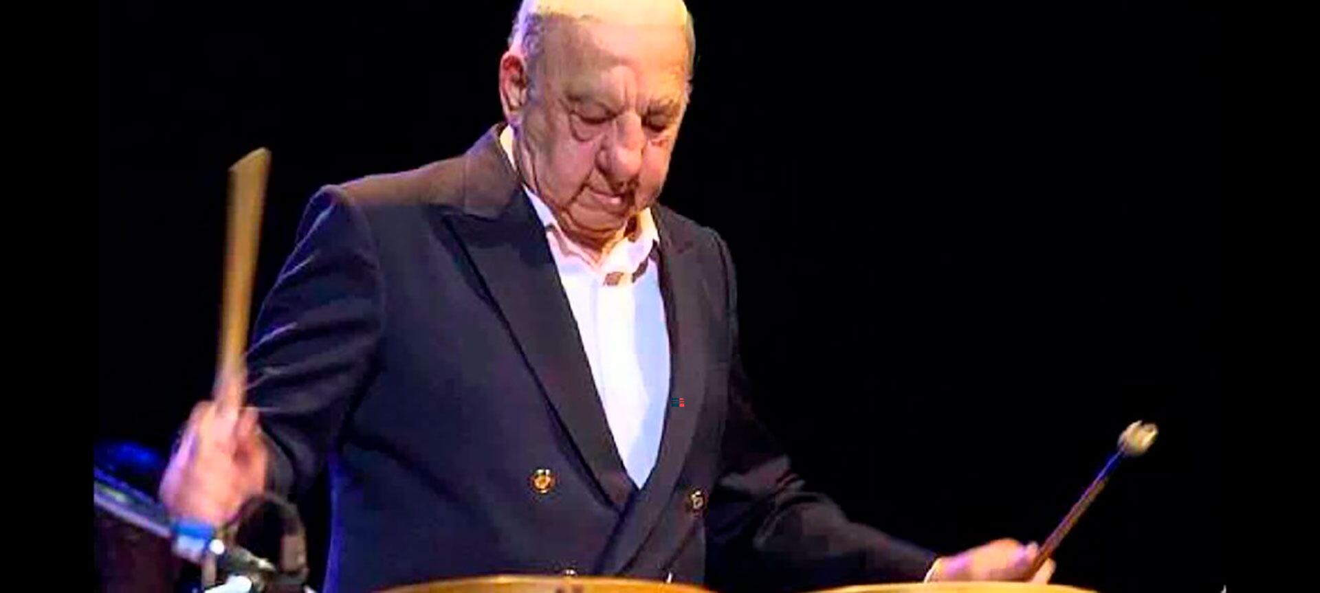 El percusionista en pleno show