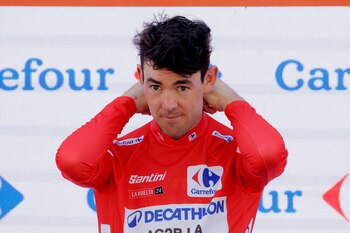 O'Connor pelea mano a mano con Roglic-crédito Jon Nazca/REUTERS