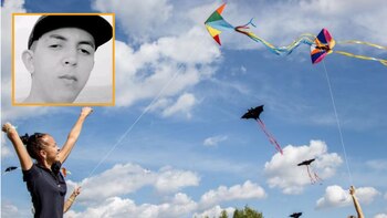 El joven salió a compartir