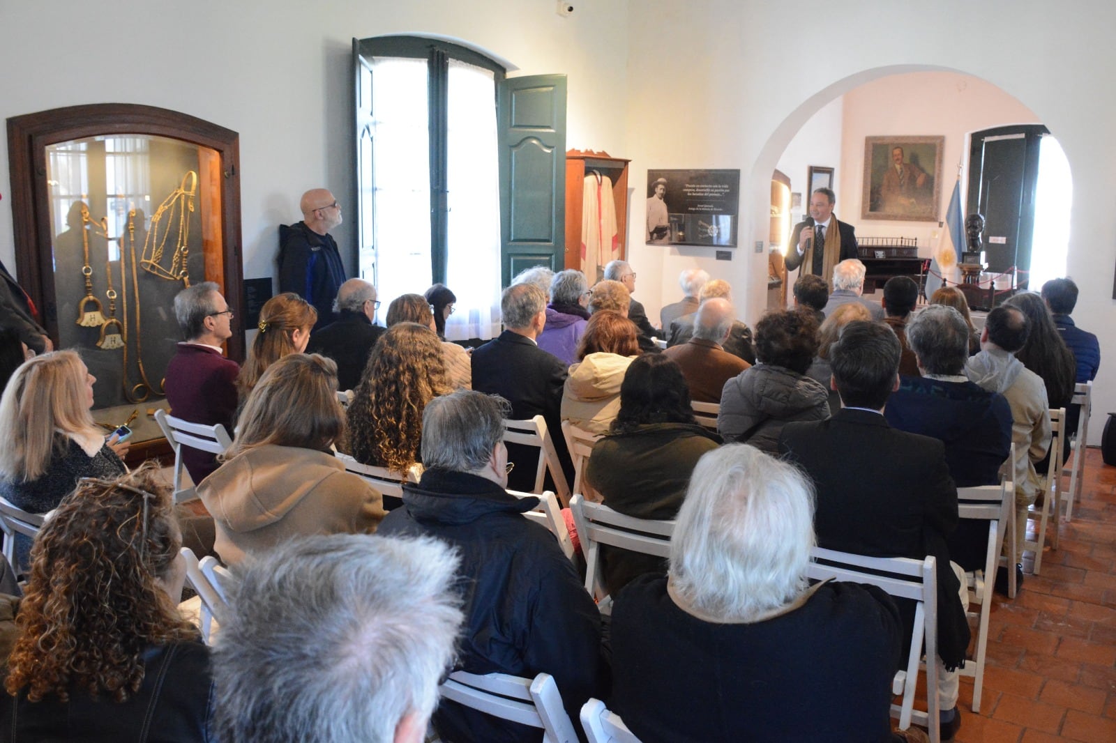 Arequeros y visitantes, en la charla sobre la obra Don Segundo Sombra en el Museo Güiraldes.