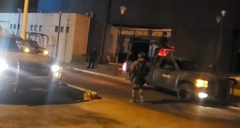 Al menos tres policías municipales murieron, uno resultó herido y cuatro fueron levantados en Villagran Guanajuato (Foto: Twitter@l4nd3t4)