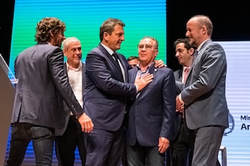 Massa con intendentes y funcionarios