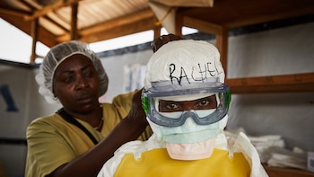 El Congo elevó a 131 las muertes sospechosas por el brote de ébola en el este del país