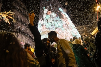 Decenas de personas durante la