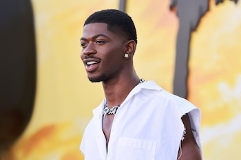 Voceros señalan que Lil Nas X ya busca apoyo profesional para fortalecer su bienestar psicológico y afrontar el peso de la fama y la polémica judicial (REUTERS/Aude Guerrucci)