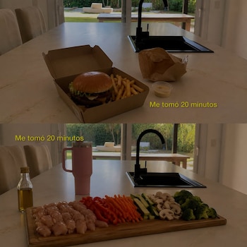 Una imagen dividida en dos: arriba, una hamburguesa con papas fritas; abajo, pollo crudo y vegetales cortados sobre una tabla. Ambos indican "Me tomó 20 minutos"