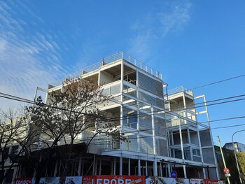 Un edificio con su estructura