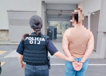 Nueve personas fueron detenidas en el operativo, entre ellas dos sospechosos que, según la investigación, continuaban dirigiendo la organización criminal desde centros penitenciarios. Crédito: OIJ