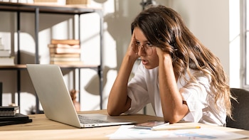 El desborde de compromisos suele