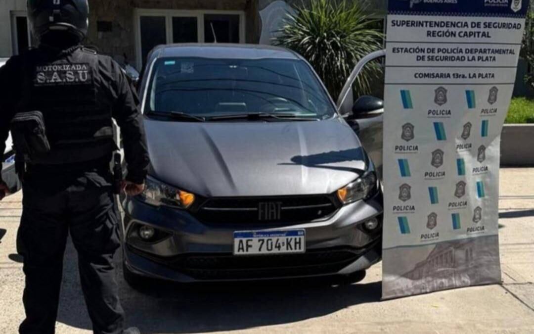 El Fiat Cronos gris oscuro que ya había sido identificado en otros robos