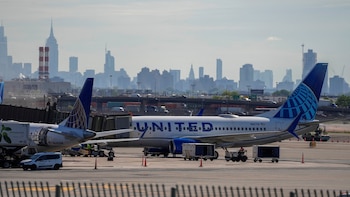 Cómo el alza en los precios del petróleo está cambiando el futuro de las aerolíneas y los pasajes aéreos en 2026