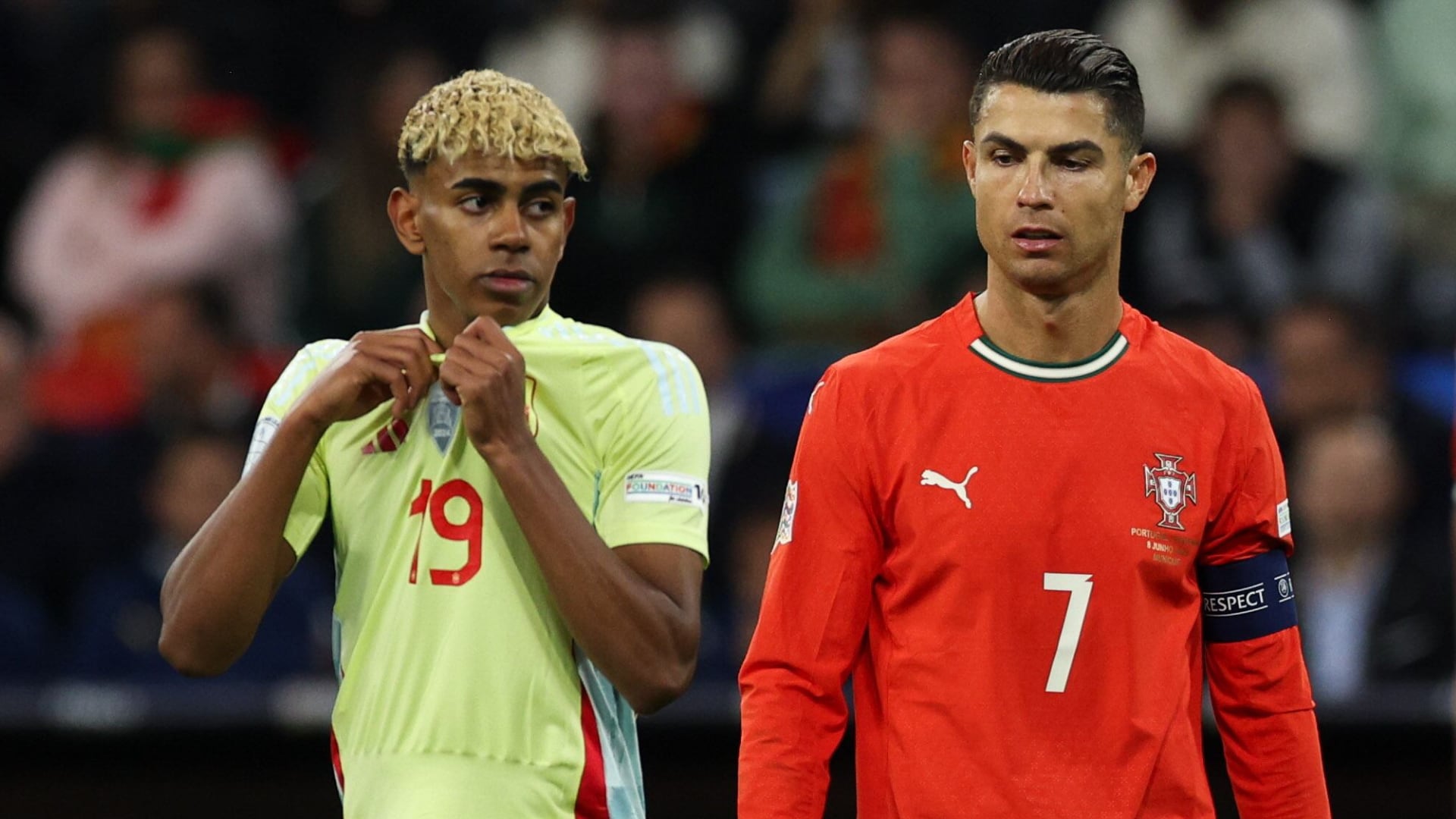 Los jugadores Lamine Yamal y Cristiano Ronaldo. (EFE)