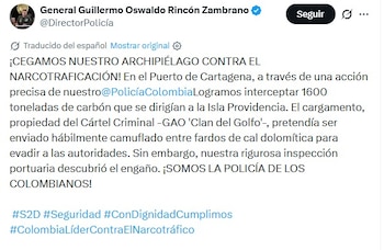 Una investigación en curso ha permitido determinar que los responsables emplearon sustancias industriales como camuflaje, dificultando la detección de la droga por parte de los organismos de control portuario - crédito captura de pantalla @DirectorPolicía / X