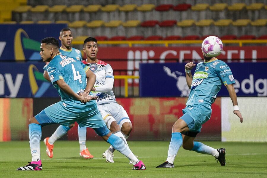 El mediocampista se destaca por su movilidad en el mediocampo y su buena media distancia-crédito Lina Gasca/Colprensa