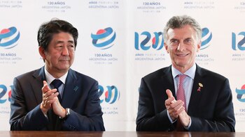 Shinzo Abe junto a Mauricio