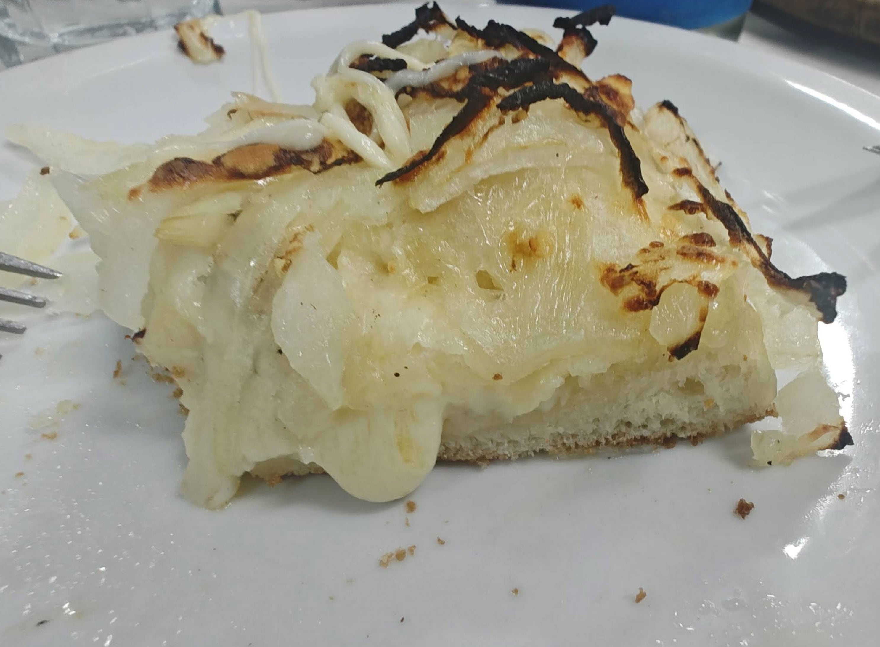 El pedido incluyó una pizza entera de mozzarella con jamón y dos medias pizzas grandes de fugazzeta y mozzarella.