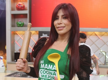 Milena Zárate llega a cocinar en Mi mamá cocina mejor que la tuya. (Foto: América TV)