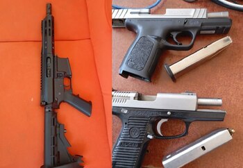 Armamento asegurado a los tres