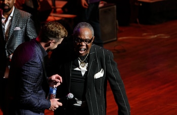 Sam Moore con Justin Timberlake