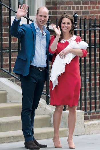 La llegada del tercer hijo la pareja que nació el 23 de abril recibió el título su alteza real príncipe Louis de Cambridge.