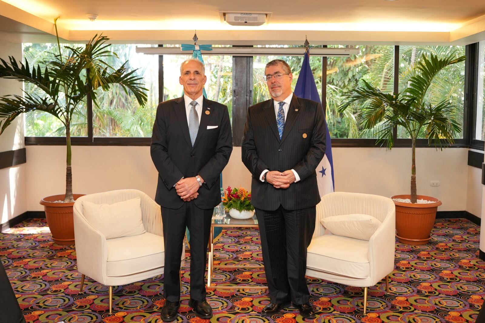 Nasry Asfura y Bernardo Arévalo sostuvieron una reunión bilateral en Costa Rica. (FOTO: Presidencia de Honduras)