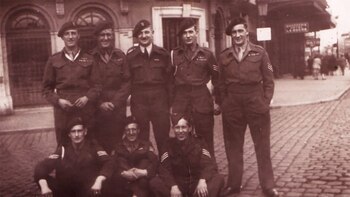 80 años después, sale a