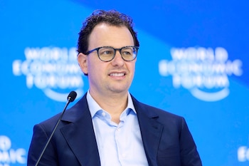 Dario Amodei, director ejecutivo de Anthropic, advirtió sobre el riesgo de eliminación de empleos administrativos de nivel inicial. (AP)