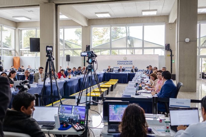 La Comisión de Postulación para la elección de Contralor General de Cuentas realiza una sesión de trabajo con la presencia de medios de comunicación. (Miquel Cortes Bofill)