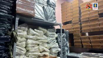 Algunas de las réplicas de bolsos de marca incautadas por las autoridades provenían de China - crédito Fiscalía General de la Nación