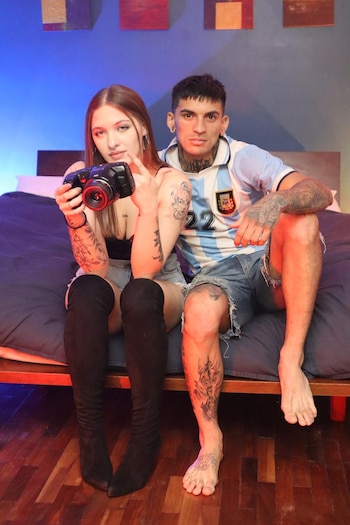 Marcelo Sánchez junto a su hermana Natasha, integrante de los "Rateka" (@tashi_rateka)