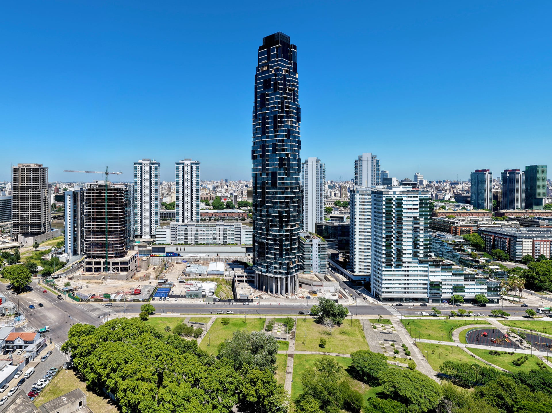La torre, un ícono de Puerto Madero
