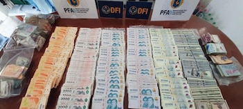 Entre los elementos incautados figuran 3,5 kilos de cocaína, 5 millones de pesos, 5.000 dólares, una camioneta, un auto y un arma de fuego (Fuente: 0223)
