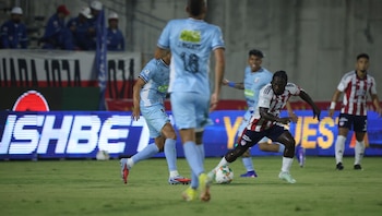 El "Tiburón" sufrió ante el "Blanco Blanco" con el tiro penal atajado de Mauro Silveira a Dayro Moreno, pero pasó a las semifinales y defenderá su título ante Santa Fe-crédito Jairo Cassiani/Colprensa