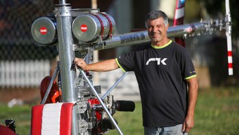 Marcelo Laise junto a Fénix,