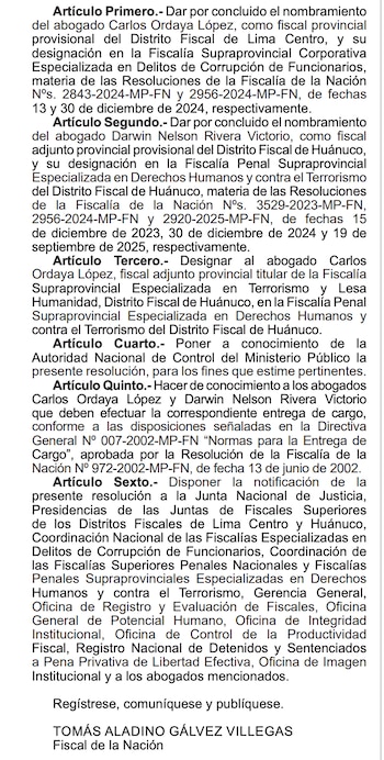 Documento oficial impreso en blanco y negro de la Fiscalía de la Nación, detallando resoluciones sobre nombramientos y remociones de fiscales