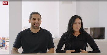 Ricardo Rodríguez y su mujer, Nicole, en una entrevista en una entrevista en SRF. (SRF)