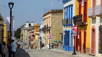 Más de 40 personas se