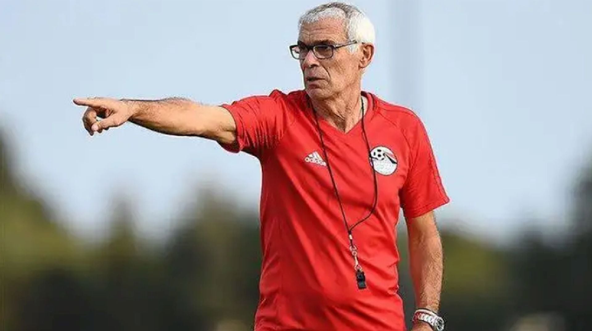 El posible arribo de Héctor Cúper depende ahora de aspectos económicos, mientras en Ate valoran su capacidad para manejar presión y reconstruir grupos competitivos. (EFE)