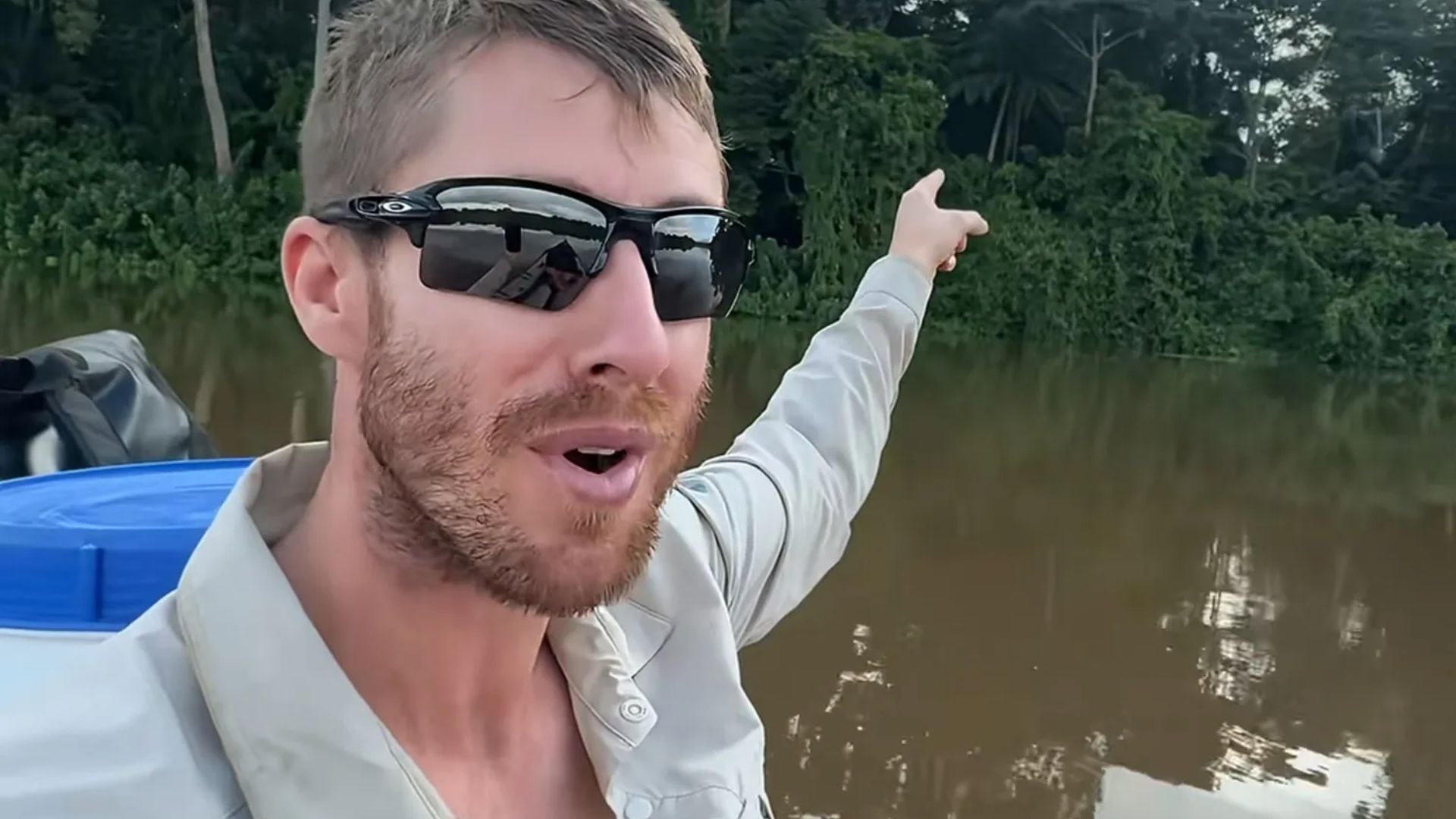 El explorador, con más de cuatro millones de seguidores en TikTok, documenta cada etapa de su expedición por la selva centroafricana. (Instagram/Ash Dykes)