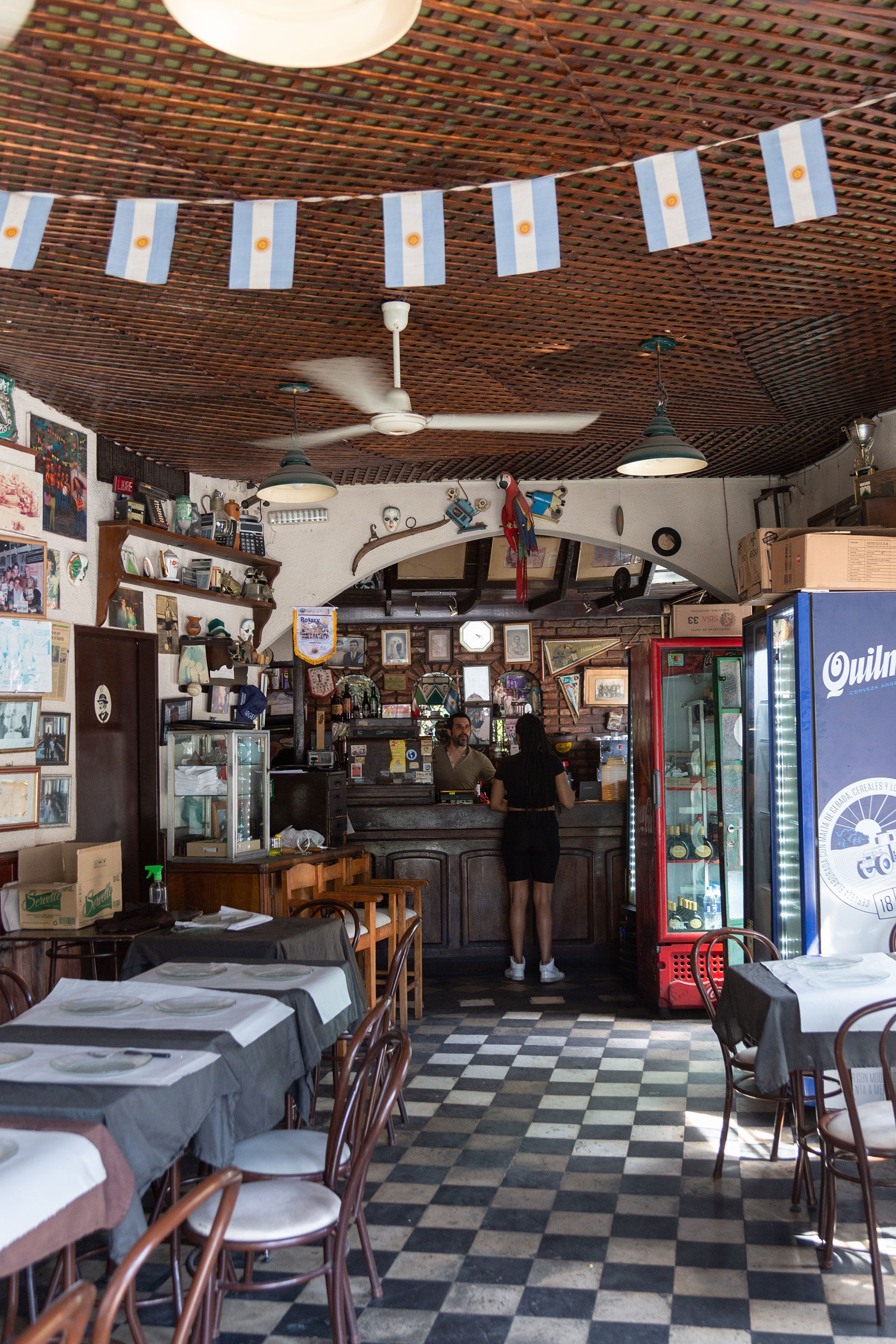 El evento despliega más de 130 propuestas gastronómicas y artísticas distribuidas en 25 barrios de la ciudad.