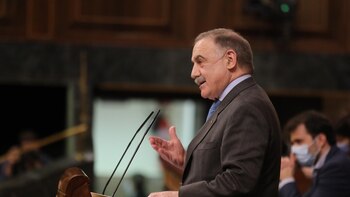 Senador del PP pide a