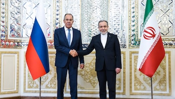 Rusia reivindica su cooperación con Irán y asegura que técnicos nucleares están volviendo a la central de Bushehr