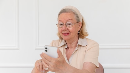 Cómo elegir el mejor celular para los abuelos