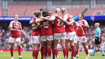 El Arsenal castiga los errores del OL Lyonnes y se acerca a otra final de Champions