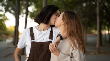 Ni amigas, ni primas: “La historia ha traducido la realidad de las lesbianas a algo que la heteronorma pueda comer sin atragantarse”
