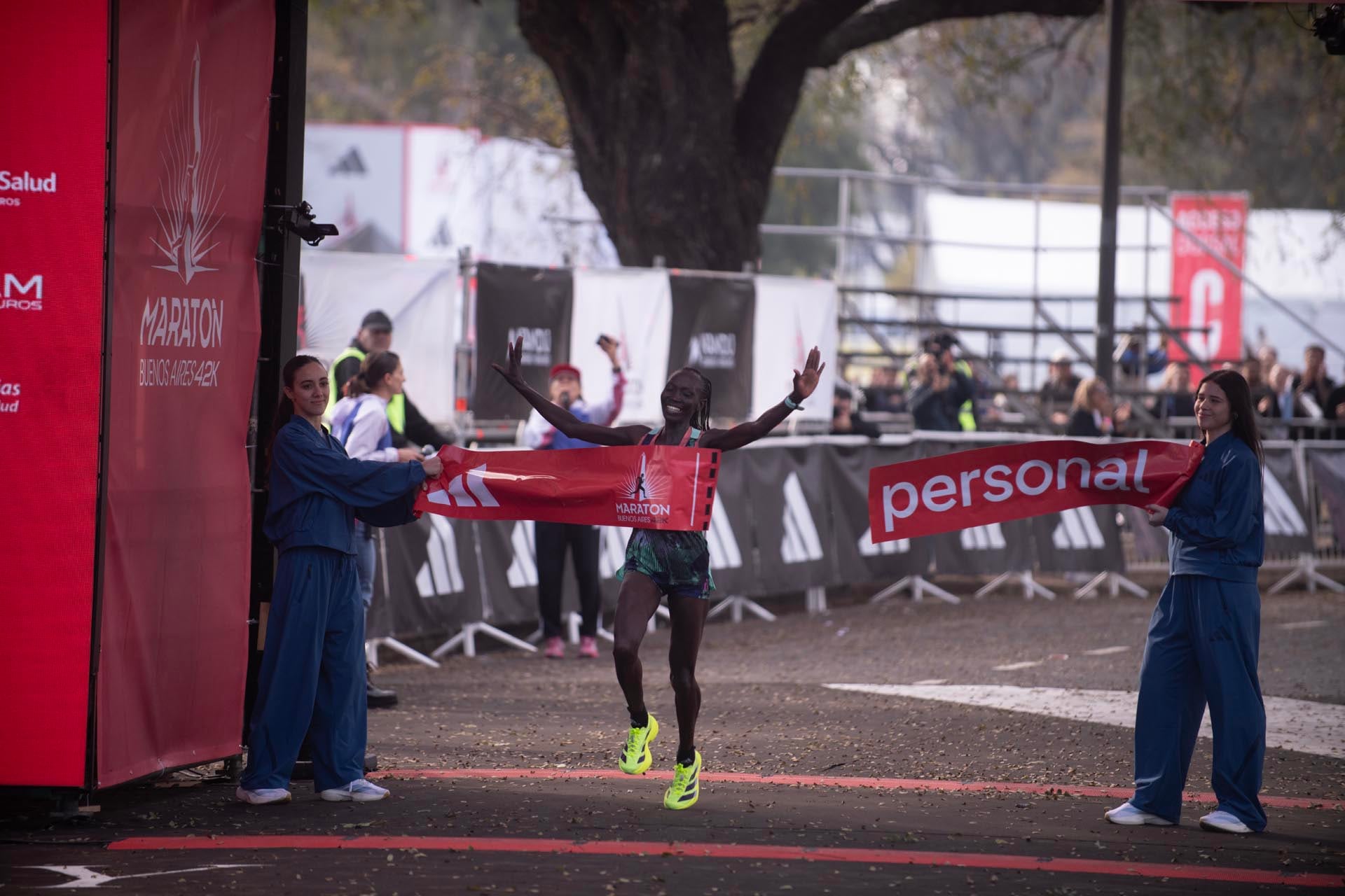Rebecca Kangogo Chesir ganó la prueba femenina de la Maratón de Buenos Aires con 2 horas, 23 minutos y 36 segundos (Jaime Olivos)