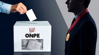 Una mano introduce un papel en una urna blanca de la ONPE junto al perfil de un hombre con traje oscuro y medalla dorada.